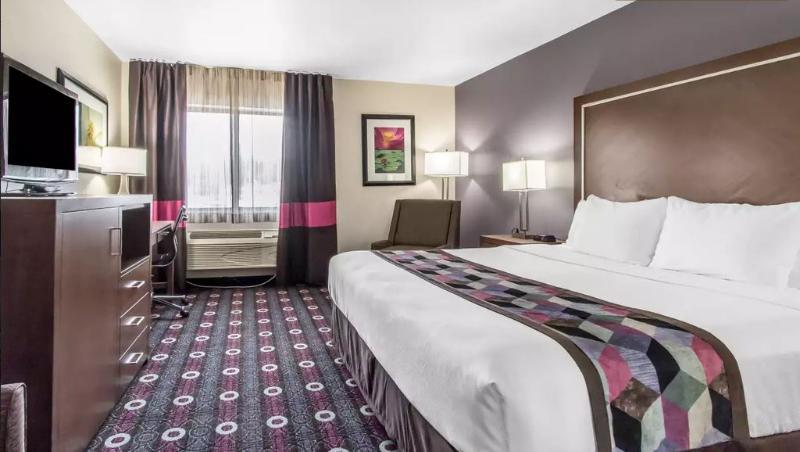 Holiday Inn Express & Suites Tulsa East - Catoosa By Ihg מראה חיצוני תמונה